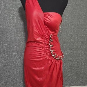 Elegant Red One-Shoulder Dress with Chain Detail